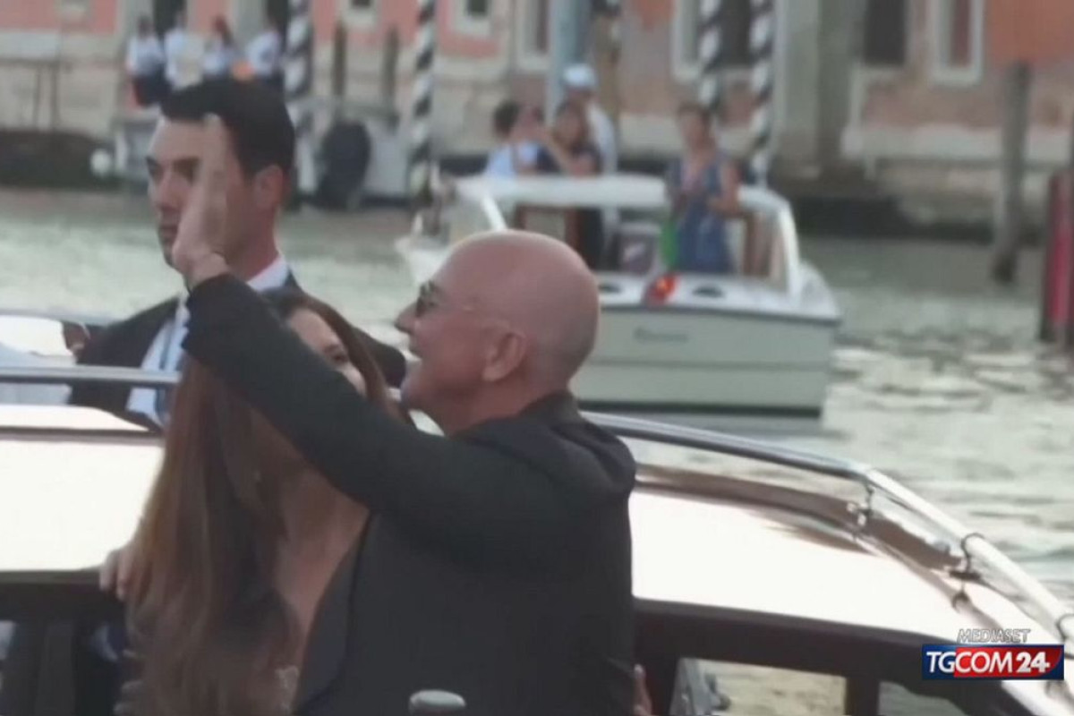 Un bacio sul Canal Grande: la serata di lusso a Venezia con Lauren Sanchez e Jeff Bezos tra vip e glamour