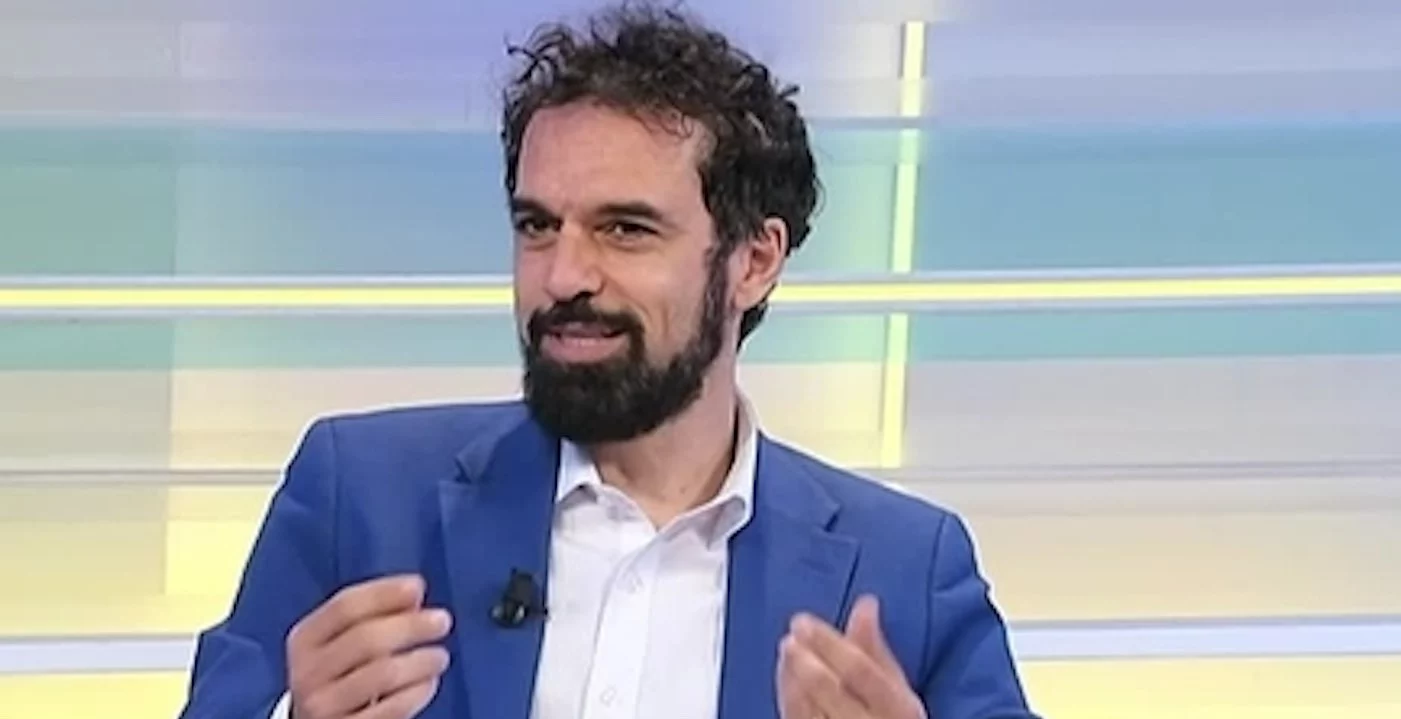 Dino Giarrusso: scopri la carriera e la vita privata del protagonista de L’Isola dei Famosi 2025!