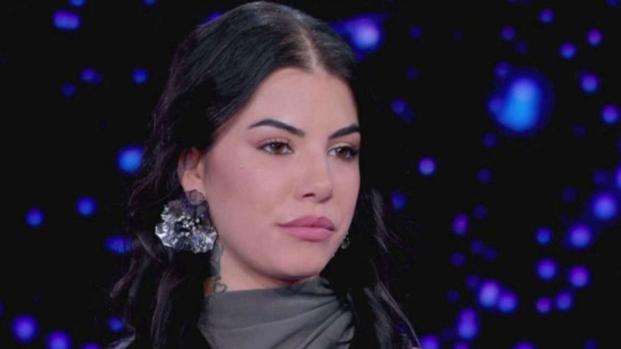 L’Isola dei Famosi: la famiglia di Chiara contro Jasmin, una polemica che svela parole vergognose e tensioni nascoste