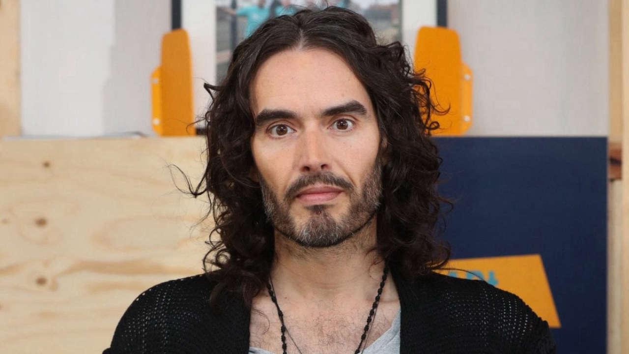 Russell Brand: non colpevole in tribunale, respinte le gravi accuse di violenza sessuale