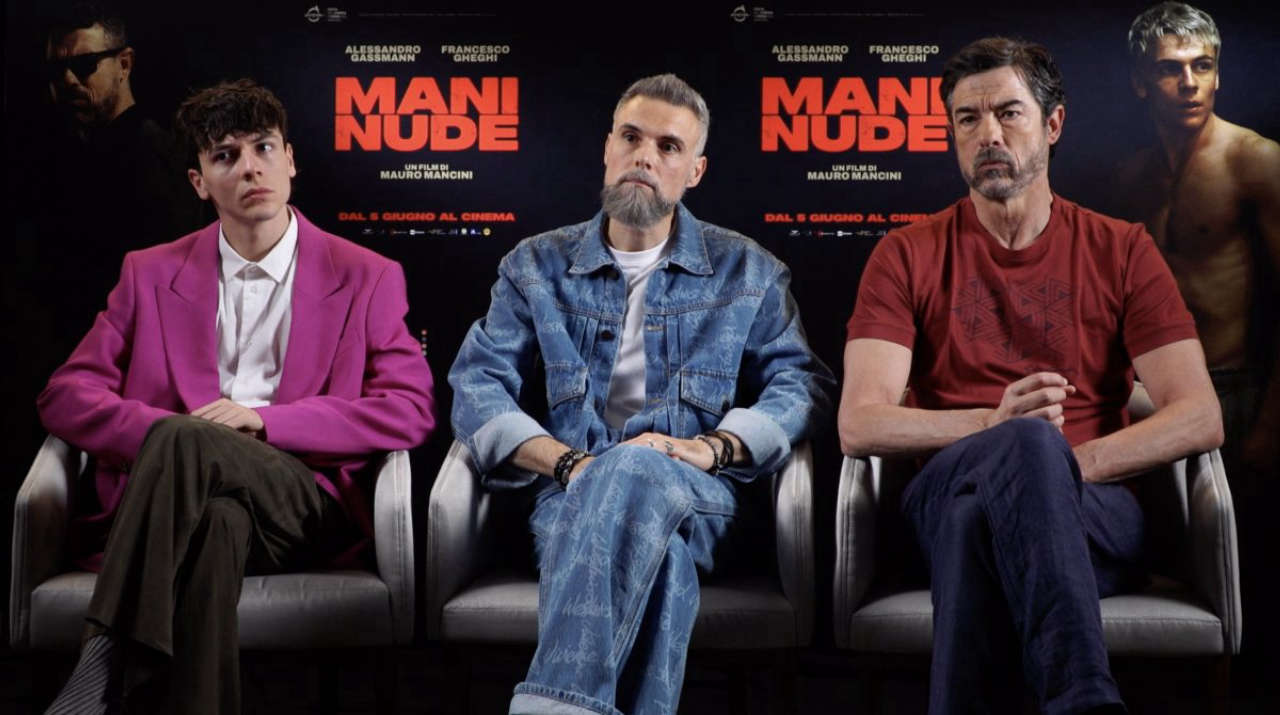 Mani Nude: L’intervista esclusiva a Gheghi, Mancini e Gassmann svela la retorica della forza nel cinema moderno