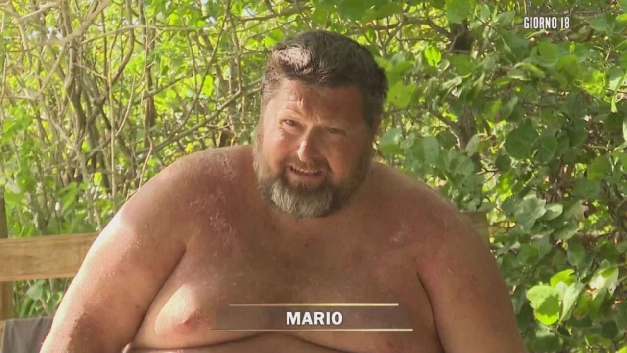 L’Isola dei Famosi, lacrime di Mario Adinolfi: la drammatica perdita di fede e identità in diretta