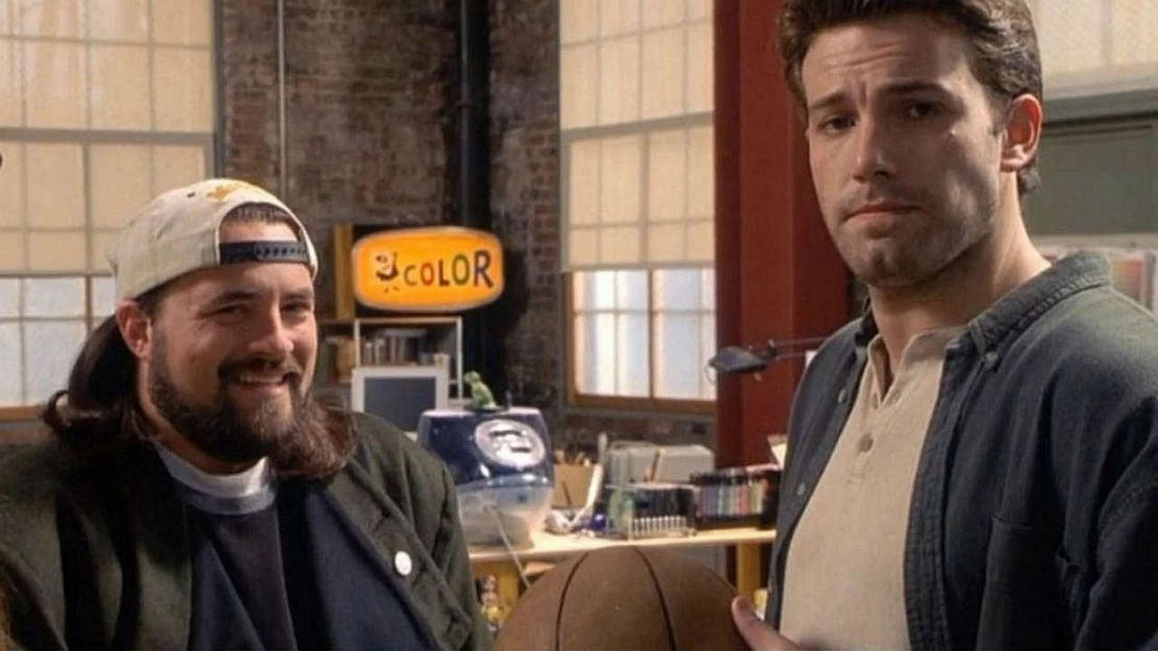 Generazione X: Kevin Smith svela i segreti dell’amicizia con Ben Affleck e i messaggi misteriosi sul set