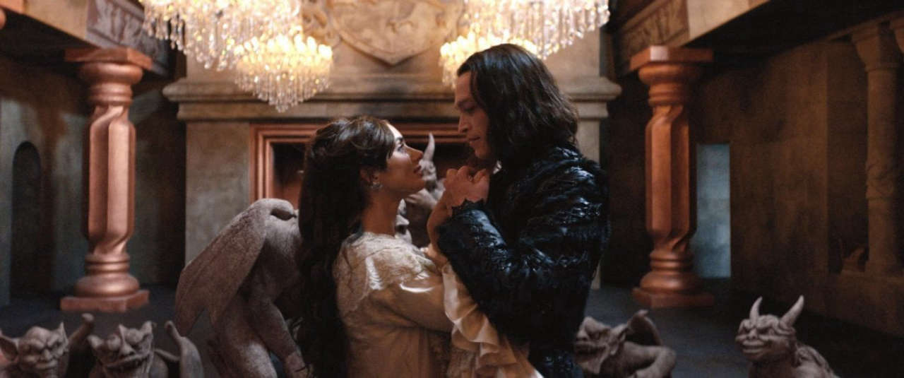 Dracula: il vampiro di Luc Besson svela il trailer con Caleb Landry Jones e Matilda De Angelis in un cast mozzafiato