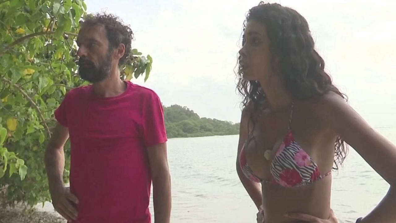 L’Isola dei Famosi: tensioni esplosive tra Giarrusso e Ahlam sull’Ultima Spiaggia, sarà difficile convivere!