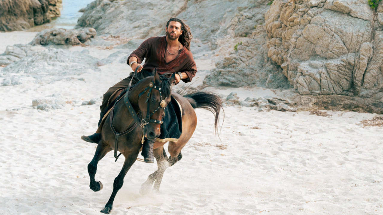 Can Yaman debutta in Sandokan e rivoluziona il palinsesto autunnale di Rai 1 con nuove fiction e varietà Can Yaman debutta in Sandokan e rivoluziona il palinsesto autunnale di Rai 1 con nuove fiction e varietà
