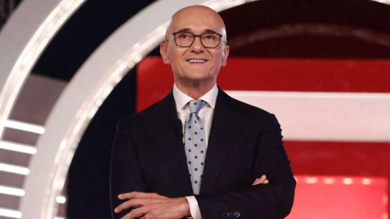Grande Fratello Gold: Beatrice Luzzi e Cesara Buonamici in partenza, chi saranno le nuove opinioniste famose?