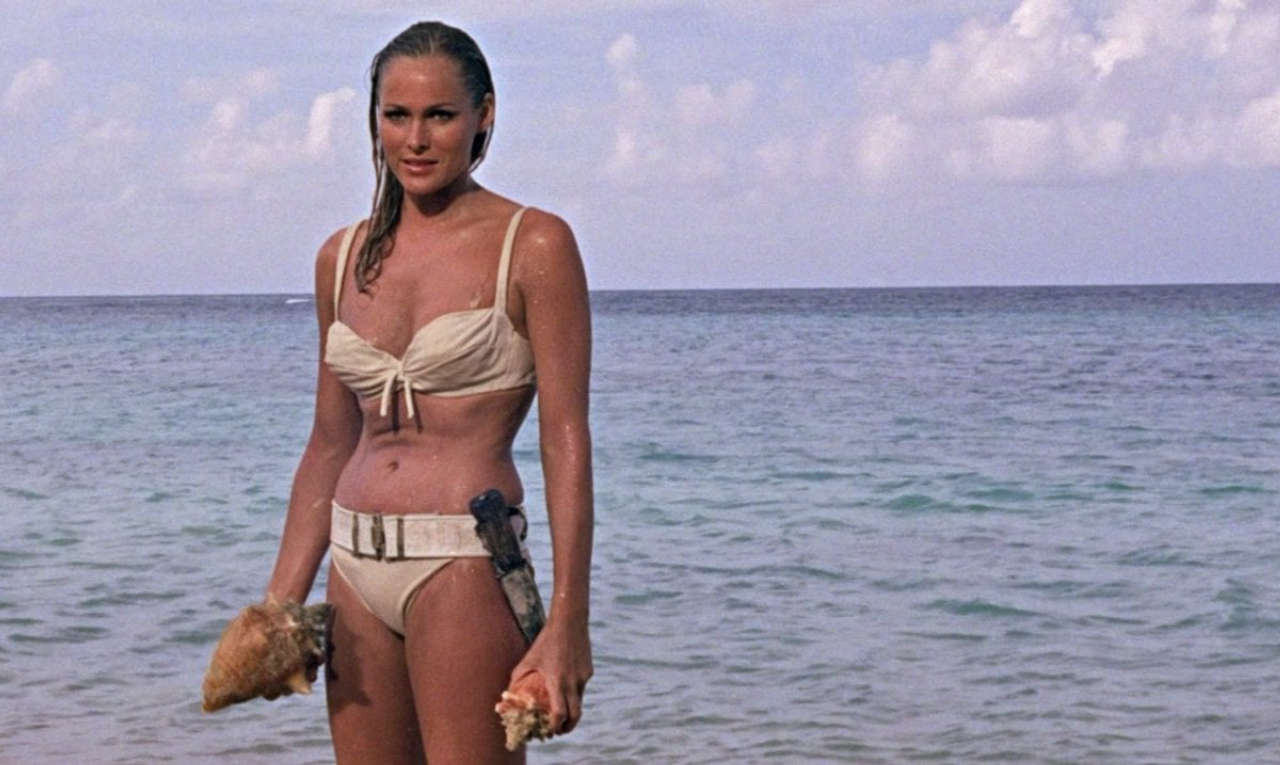 I 10 bikini più iconici del cinema: scopri i costumi che hanno segnato la storia dal grande schermo!