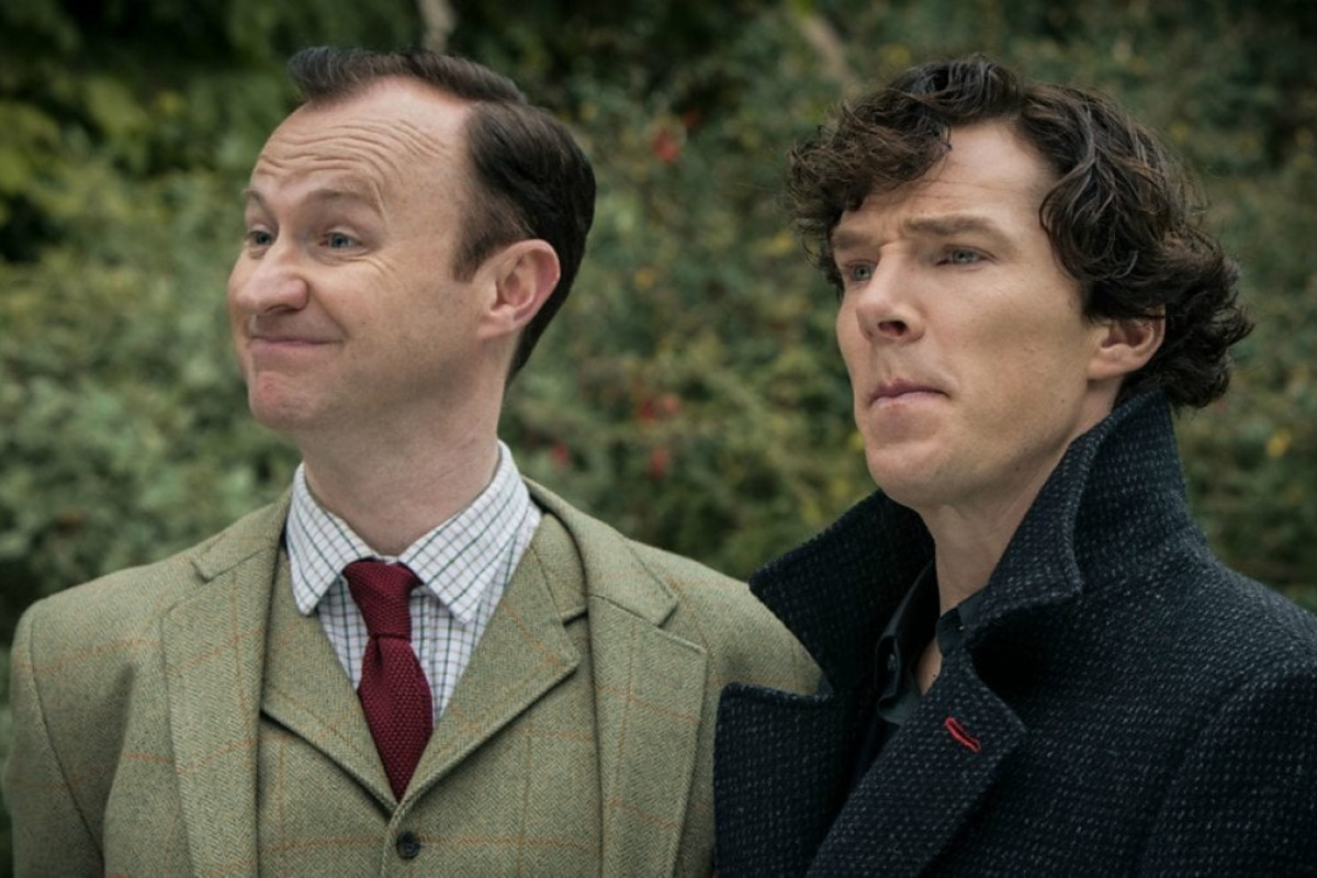 Sherlock: Mark Gatiss svela le ragioni dell’assenza di Cumberbatch e Freeman nel 2025