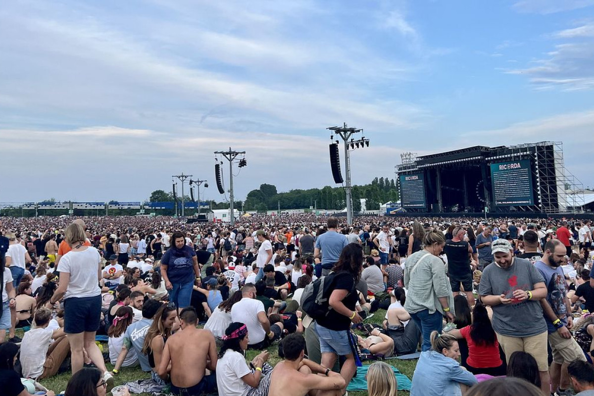 Ligabue Celebra il Compleanno di una Famiglia a Campovolo: Un Concerto Indimenticabile da Cuneo