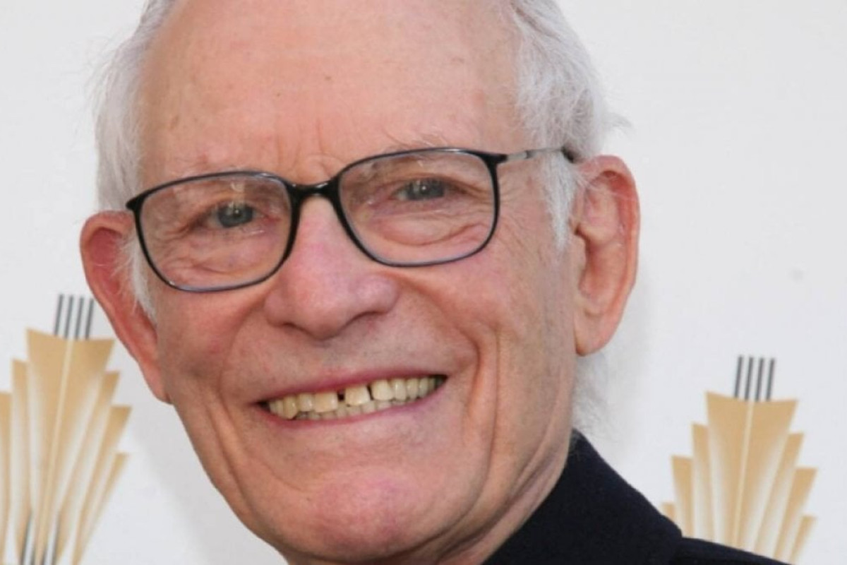 Alan Bergman, icona della musica hollywoodiana, è morto a 99 anni a Los Angeles