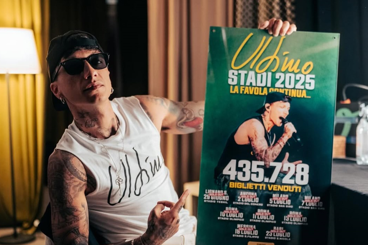 Anna conquista la vetta della classifica FIMI mentre Ultimo trionfa con il suo Live Stadi 2024