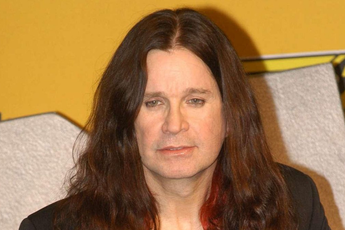 Ozzy Osbourne, il mito del rock, ci lascia a 76 anni: il suo leggendario viaggio con i Black Sabbath termina qui