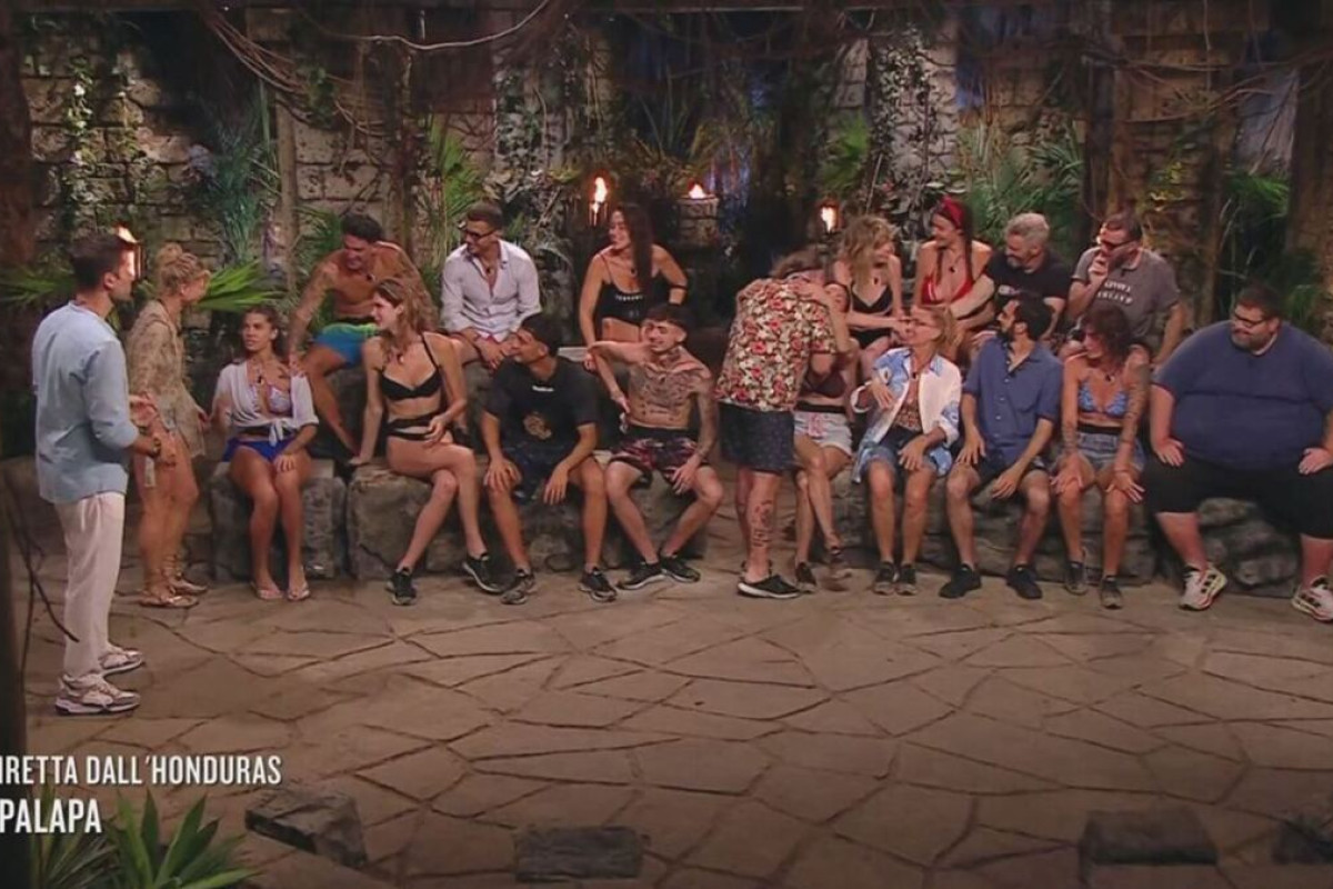 Isola dei Famosi: Dino Giarrusso svela le verità del suo ruolo da “cattivo” e le tensioni tra i naufraghi