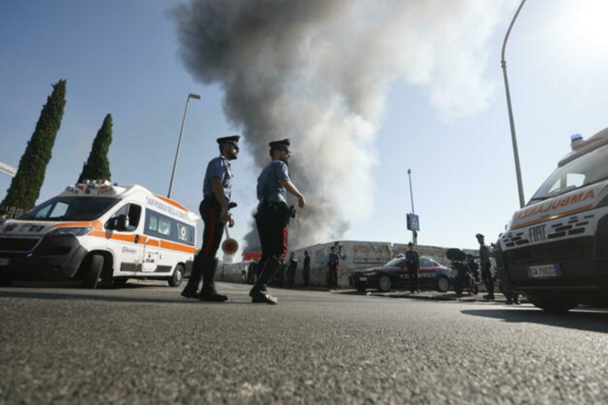 Esplosione al Prenestino: pompa di benzina in fiamme provoca decine di feriti e un intervento eroico della squadra di soccorso