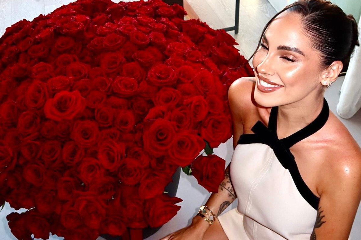 Giulia de Lellis e Tony Effe: l’anniversario si celebra con un mazzo di rose che lascia senza parole