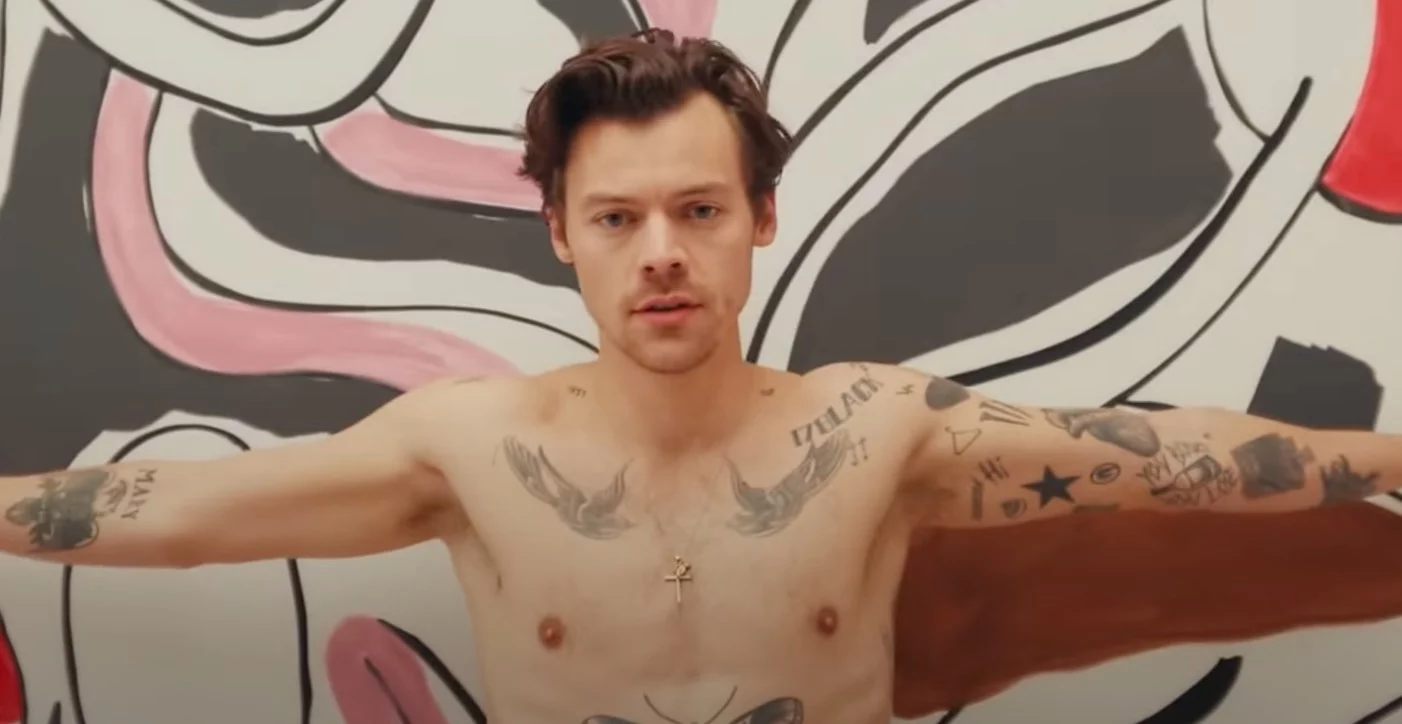 Harry Styles lancia una sorprendente linea di sex toys con Pleasing, un nuovo modo di esplorare il piacere
