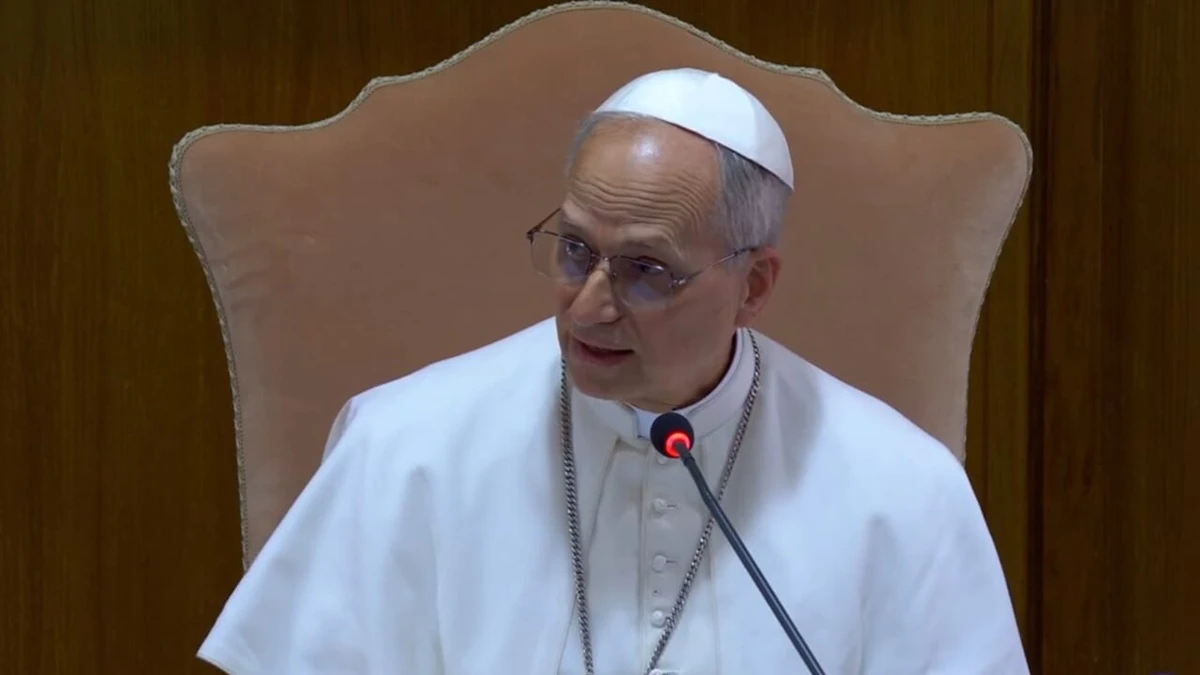 Il Papa Leone e gli scandali vaticani: tensioni estive a Castel Gandolfo tra riorganizzazioni e colpi di scena