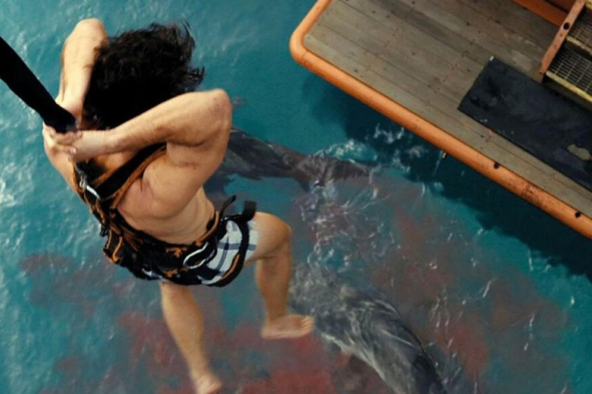 Dangerous Animals svela il lato oscuro degli squali: un thriller claustrofobico con un serial killer psicopatico
