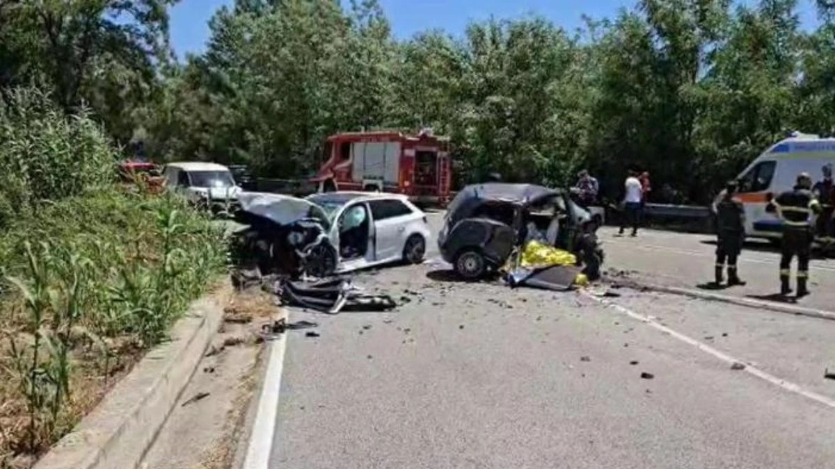 Incidente Mortale sulla Fondovalle Vitulanese: tragedia con due vittime in un drammatico scontro frontale vicino a Castelpoto