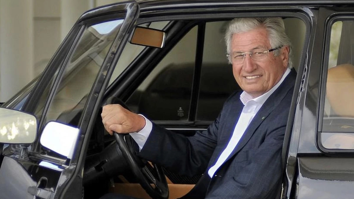 Incidente ad Arzachena: il famoso Giorgetto Giugiaro coinvolto in un ribaltamento di SUV nella splendida Costa Smeralda