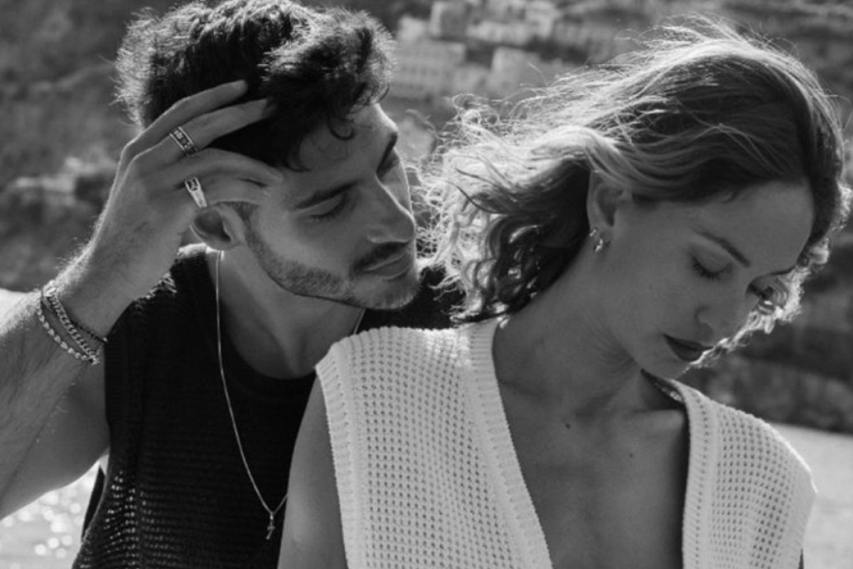 Grande Fratello: Javier e Helena, l’amore in Grecia tra sfide lavorative e sportive Grande Fratello: Javier e Helena, l’amore in Grecia tra sfide lavorative e sportive