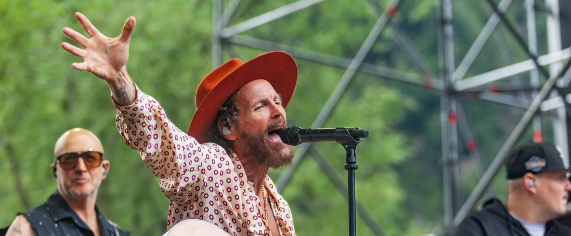 Jovanotti e il No Borders Festival: il silenzio imbarazzante sulle stragi di Gaza e le parole che fanno riflettere