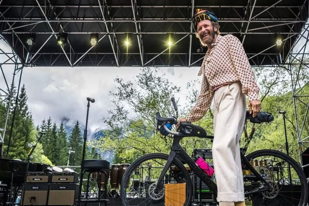 Jovanotti sulla guerra: il messaggio toccante che invita a riflettere sulla nostra umanità e sul valore della pace