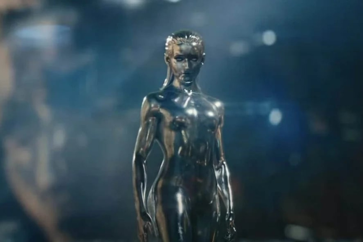 I Fantastici 4: Julia Garner è il nuovo Silver Surfer e i fan dei fumetti Dc reagiscono con entusiasmo e stupore