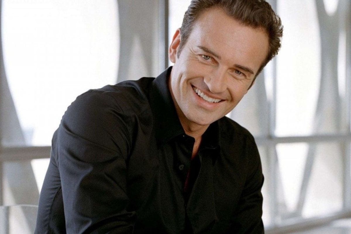 Julian McMahon, star di Streghe e Nip/Tuck, ci lascia a 56 anni dopo una coraggiosa lotta contro il cancro