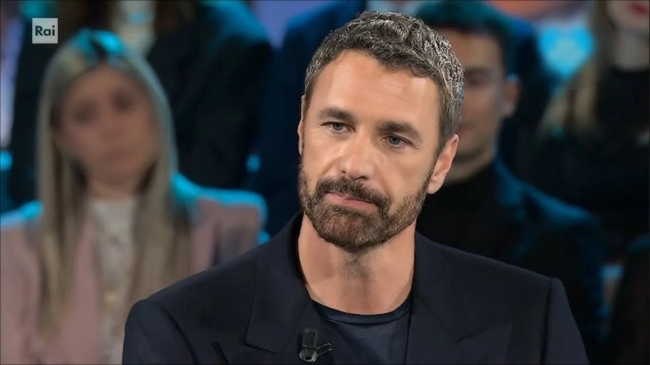 Raoul Bova contro Ryanair e Napoli: la denuncia per l’uso non autorizzato di vocali private che ha scosso il web