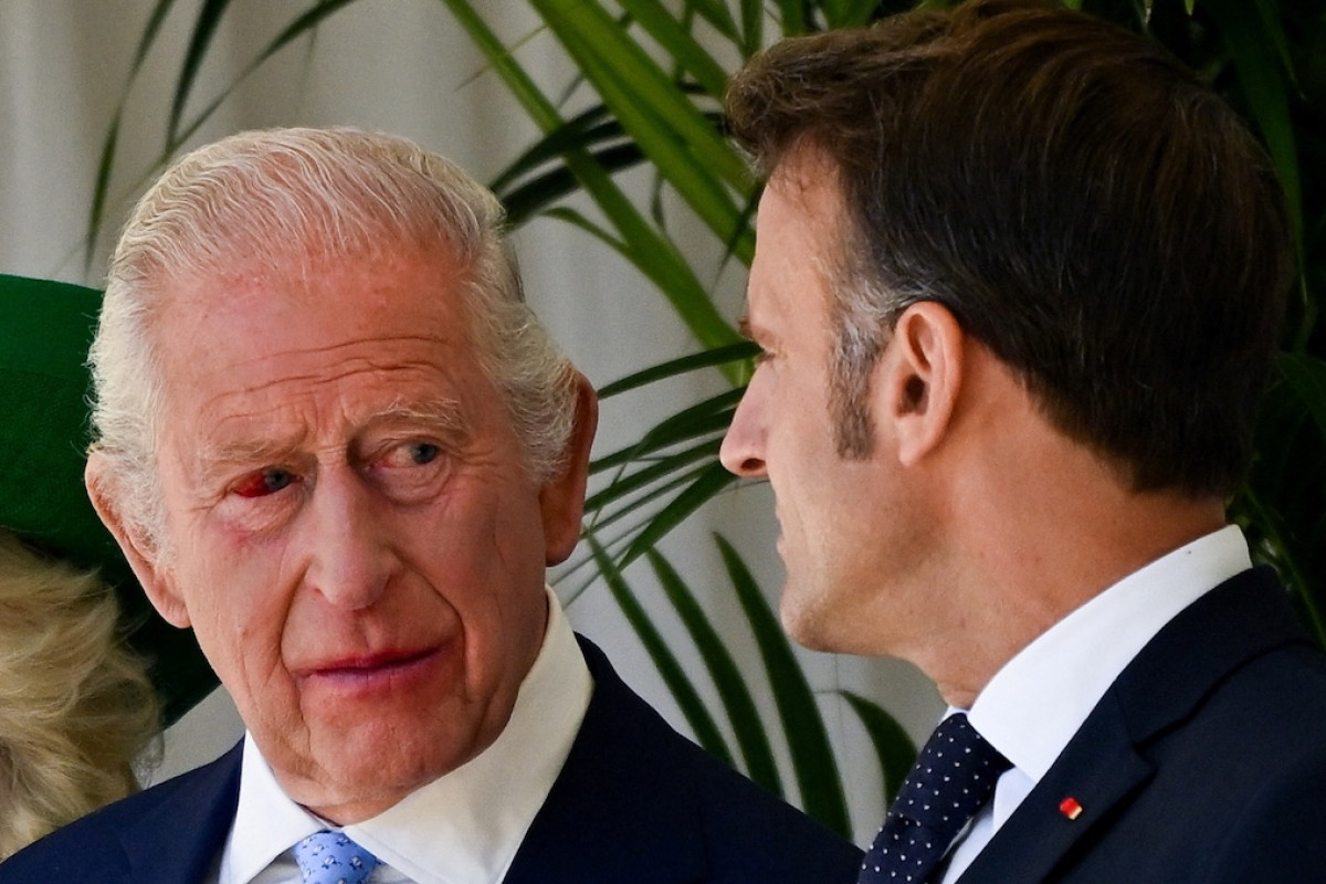 Re Carlo e Macron: il misterioso rossore all’occhio del sovrano svela più di quanto pensi sul loro incontro ufficiale