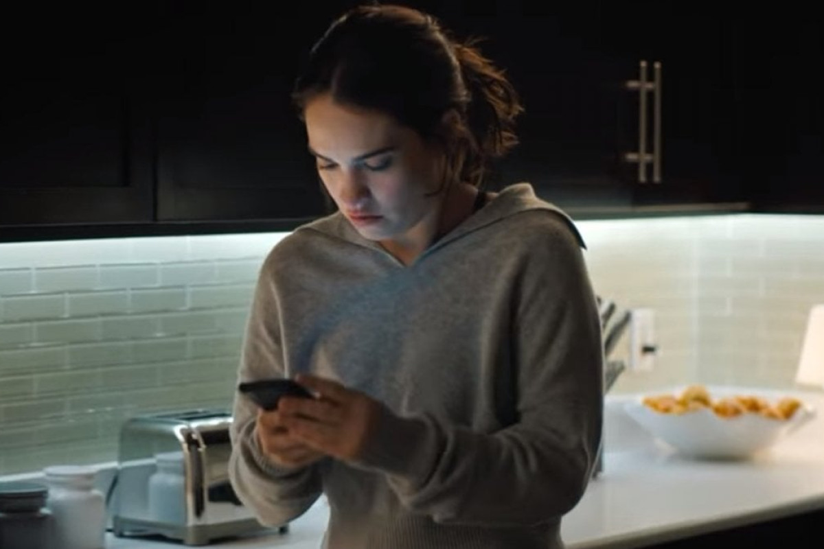 Relay: Il thriller con Riz Ahmed e Lily James che promette di tenere il pubblico col fiato sospeso nel 2025