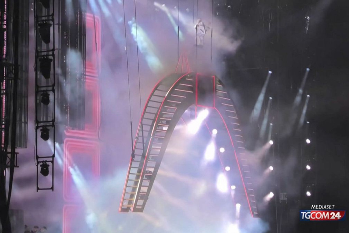 Robbie Williams incanta Trieste con uno show emozionante di fronte a 28mila spettatori