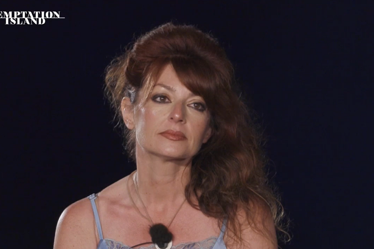 Sonia svela il segreto del fidanzato al falò di confronto: una verità che cambia tutto nel villaggio