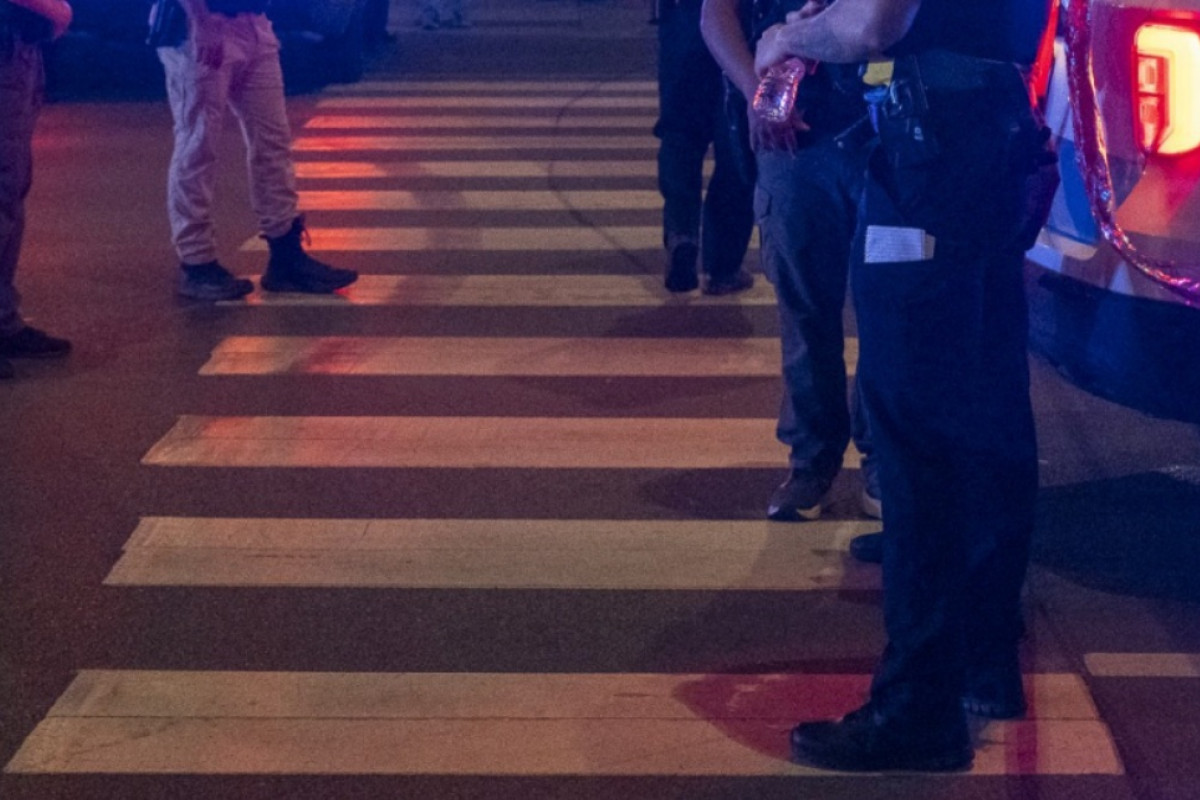 Sparatoria a Chicago dopo il concerto di Mello Buckzz: quattro morti e un’onda di panico tra i feriti