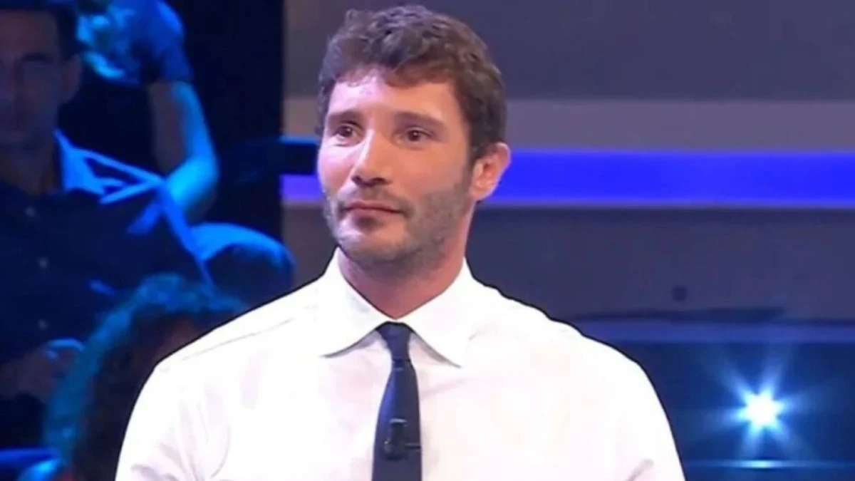 Stefano De Martino al centro del gossip Rai per una possibile convocazione sulla vita privata