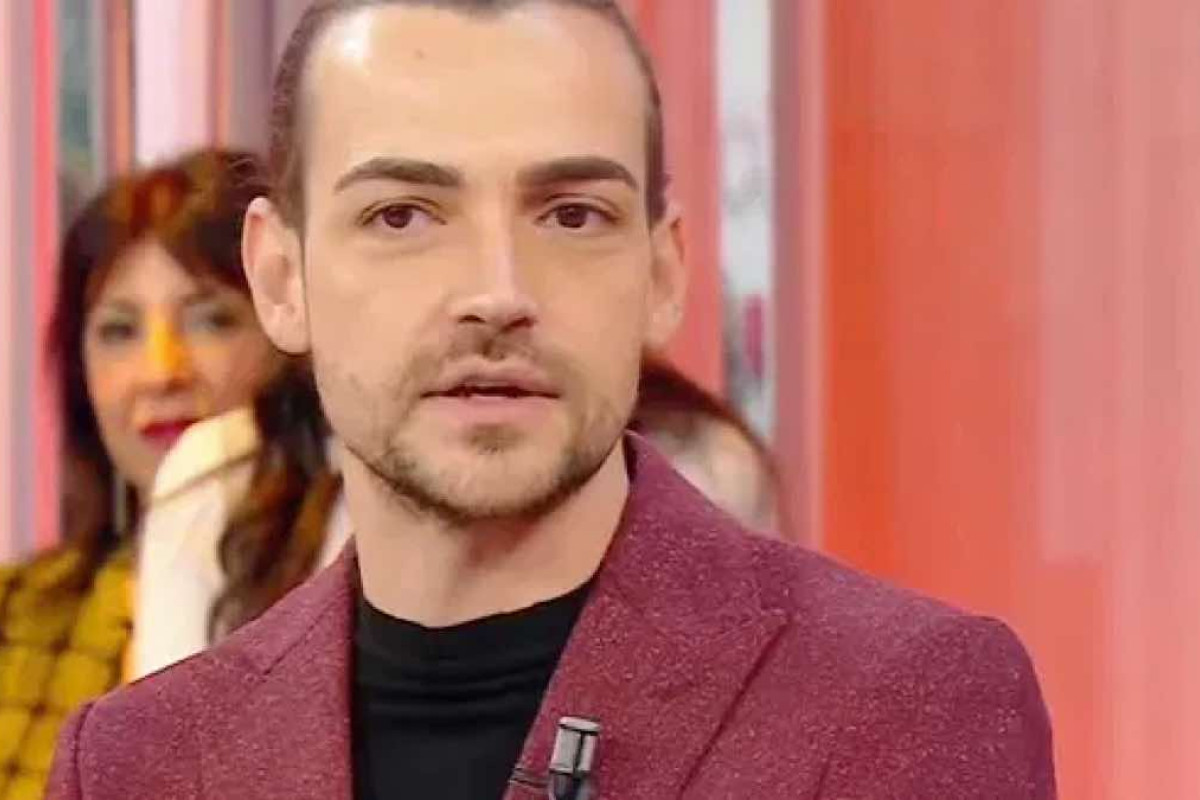 Valerio Scanu pronto a confrontarsi con Maria De Filippi: il riavvicinamento dopo anni di tensioni e critiche