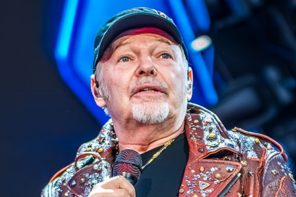 Vasco Rossi celebra Ultimo per il record storico di biglietti venduti in poche ore