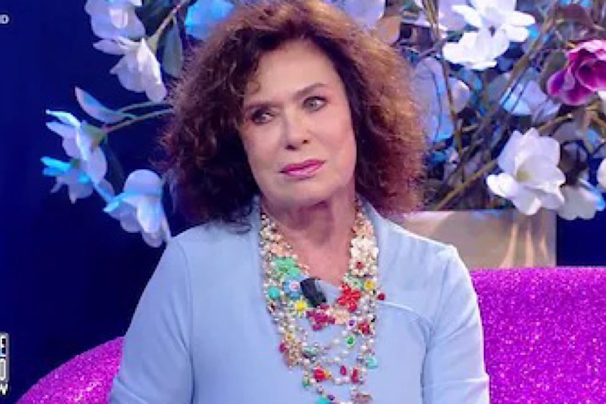 Corinne Clery e il figlio: scontro finale per il casale di famiglia che nasconde segreti inaspettati