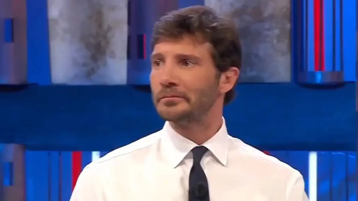 Affari Tuoi Contro La Ruota Della Fortuna: Stefano De Martino torna in Rai, la sua storia sorprendente da ballerino a star