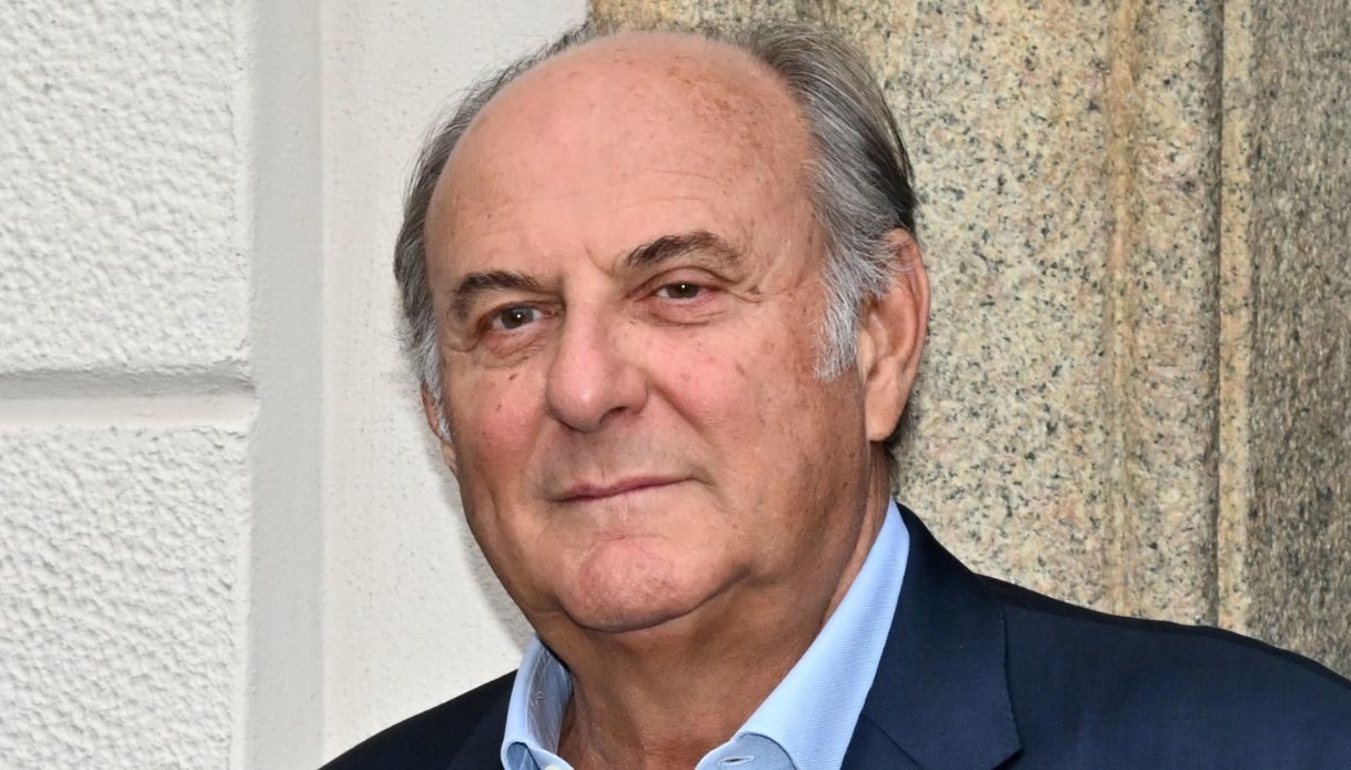 La Ruota Della Fortuna: Gerry Scotti commuove ricordando Fabrizio Frizzi dopo l’omaggio a Sanremo 2025 La Ruota Della Fortuna: Gerry Scotti commuove ricordando Fabrizio Frizzi dopo l’omaggio a Sanremo 2025
