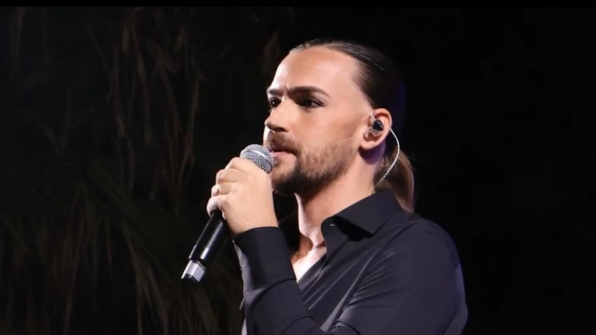 Valerio Scanu a Mazara Del Vallo: Outfit inedito scatena applausi e polemiche sui social