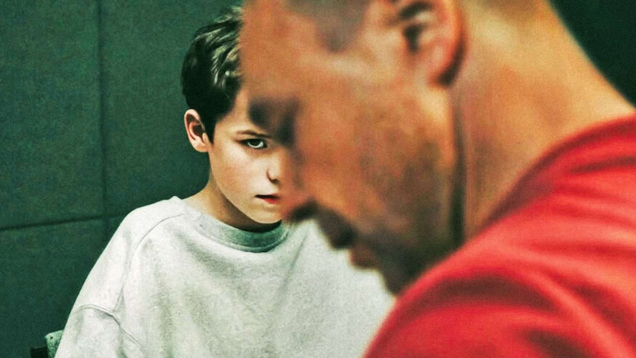 Adolescence trionfa agli Emmy come migliore miniserie dell’anno, confermando il suo successo