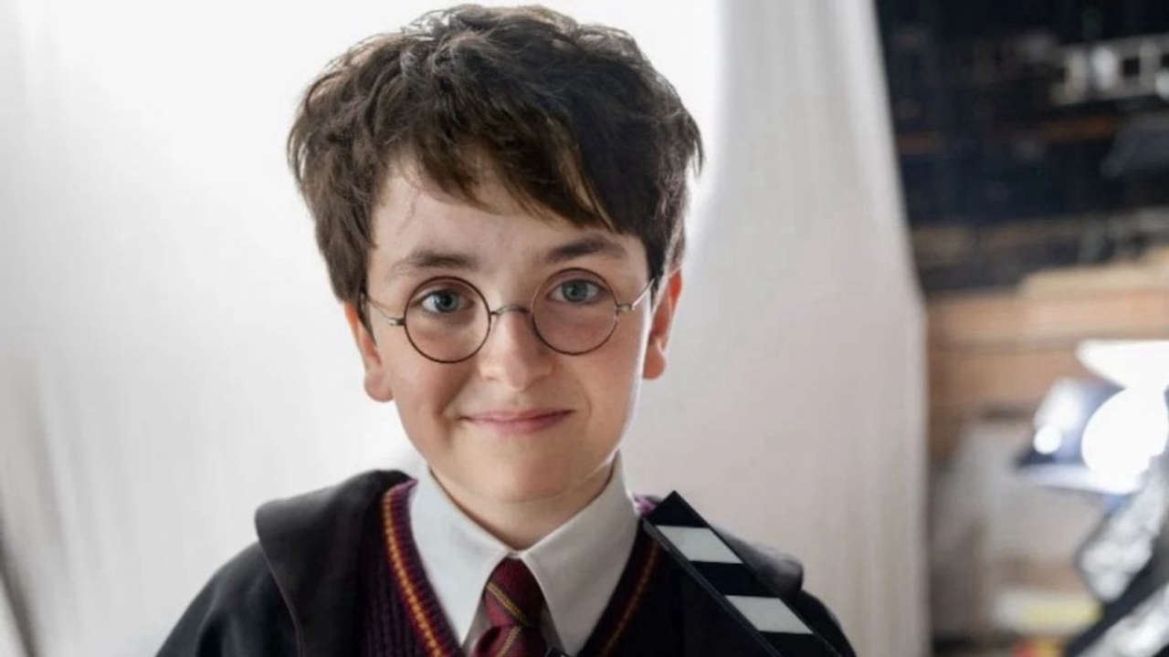 Harry Potter mostra Hagrid e il giovane protagonista in un video ambientato nella Londra anni ’90