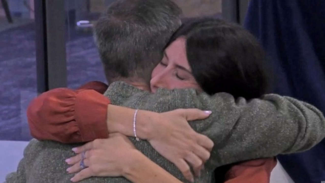 Grande Fratello, Amanda Lecciso annuncia la fine della relazione con Iago Garcia per distanza