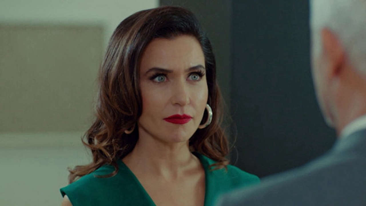 Forbidden Fruit, anticipazioni 22 agosto: Halit tradisce Yildiz con Ender e Alihan bacia Zeynep