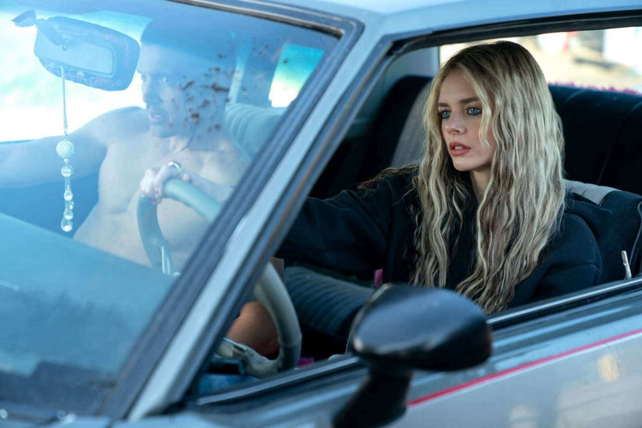 Eenie Meanie, la recensione del film con Samara Weaving che esplora il tema della vendetta