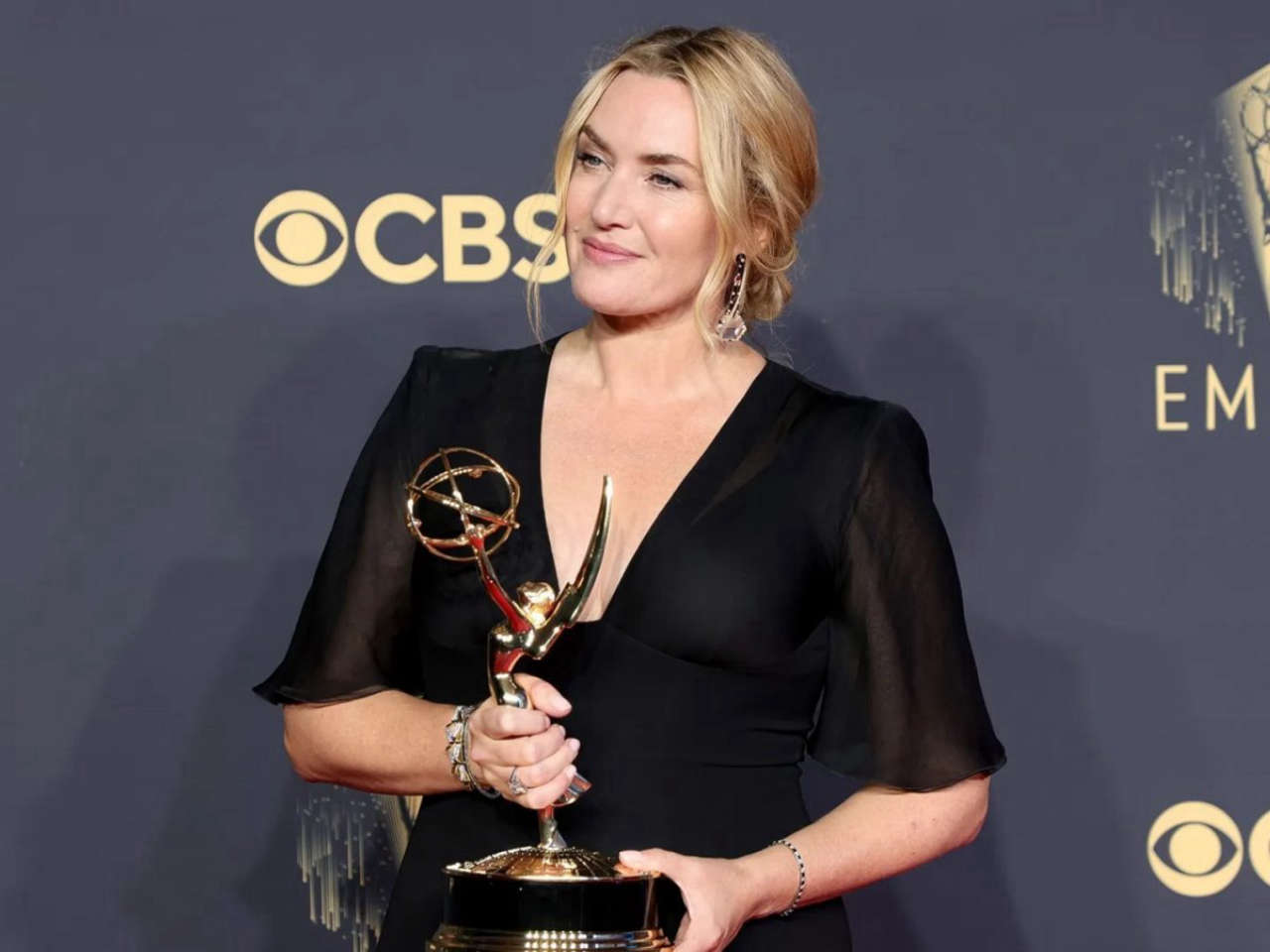 Goodbye June di Kate Winslet: prime immagini del suo debutto come regista su Netflix