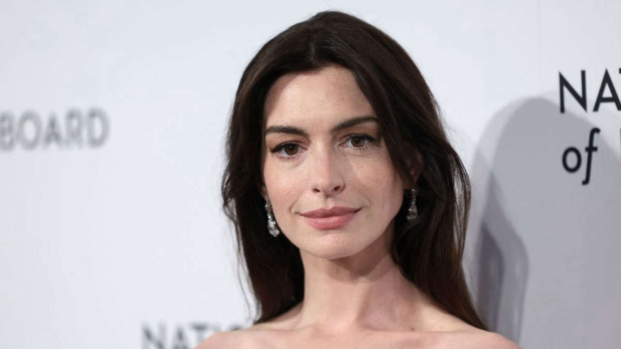 Il diavolo veste Prada 2: Anne Hathaway cade a New York per un tacco rotto durante le riprese